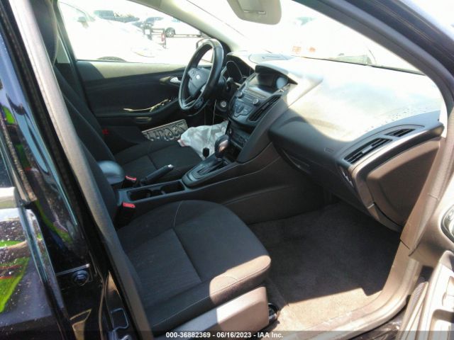 1FADP3F24JL237085 Ford FOCUS SE