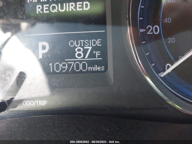 2018 TOYOTA COROLLA LE VIN: 5YFBURHE4JP756066