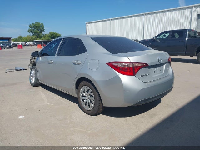2018 TOYOTA COROLLA LE VIN: 5YFBURHE4JP756066