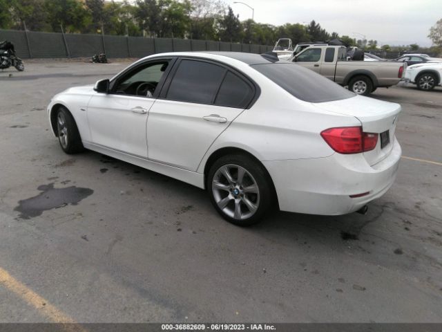 WBA3B1G55FNT05582 BMW 3 Series 320i