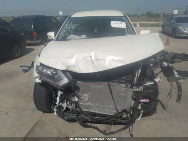 5N1AT2MT8JC714465 Nissan ROGUE SV