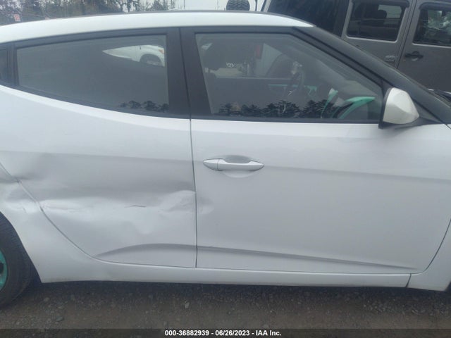 Hyundai VELOSTER 2016 KMHTC6AD6GU265982 Image 13