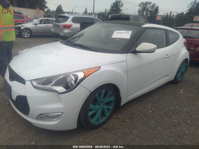 Hyundai VELOSTER 2016 KMHTC6AD6GU265982 Image 2