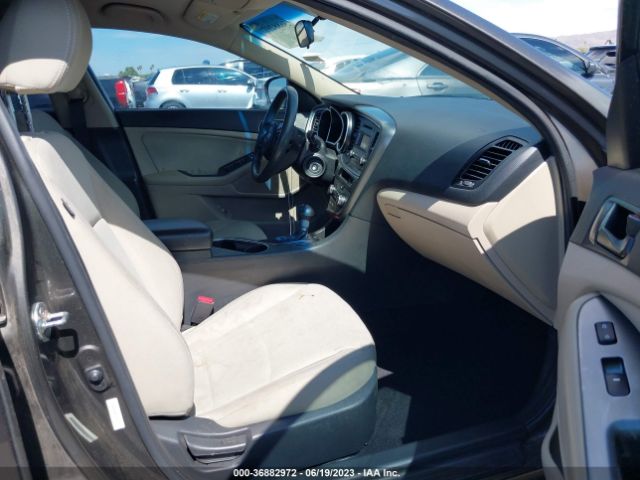 5XXGM4A75EG300984 KIA Optima Lx