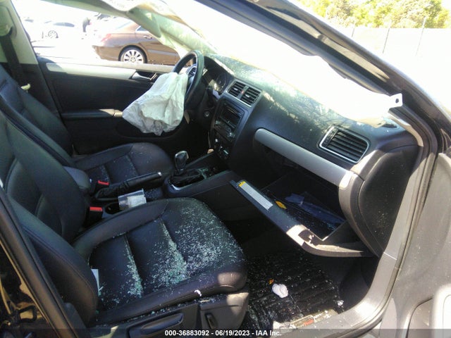 3VWD17AJ5EM311505 Volkswagen Jetta Sedan Se W/connectivity