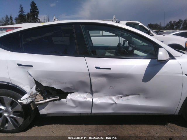 5YJYGDEE9MF243081 Tesla Model Y Long Range
