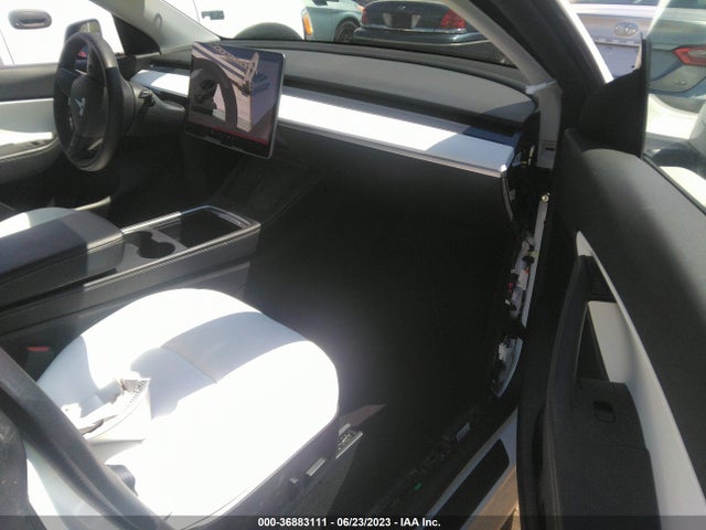 5YJYGDEE9MF243081 Tesla Model Y Long Range