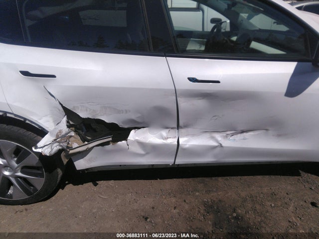 5YJYGDEE9MF243081 Tesla Model Y Long Range