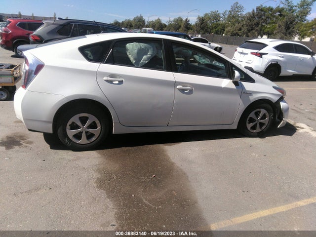 Toyota Prius Four 2015 JTDKN3DU7F1981567 Image 5