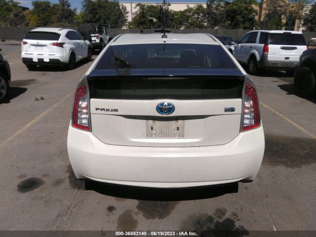 Toyota Prius Four 2015 JTDKN3DU7F1981567 Image 8