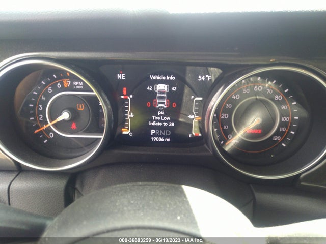 1C4HJXDG5KW633836 Jeep Wrangler Unlimited Sport Altitude