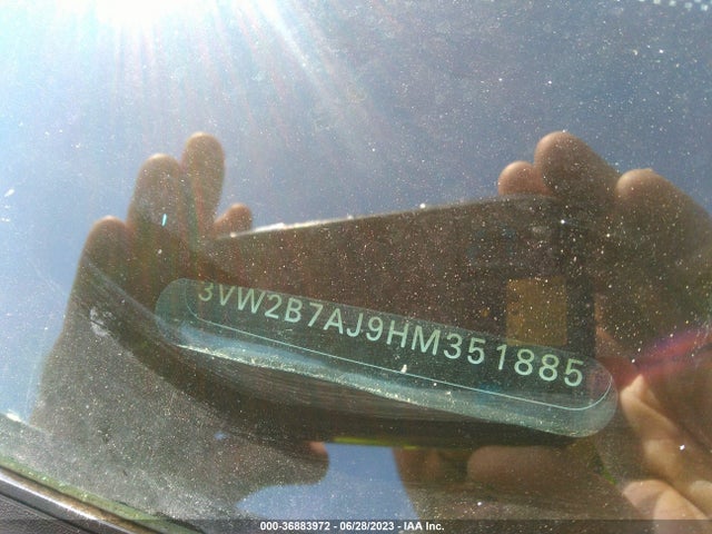 3VW2B7AJ9HM351885 Volkswagen Jetta 1.4t S