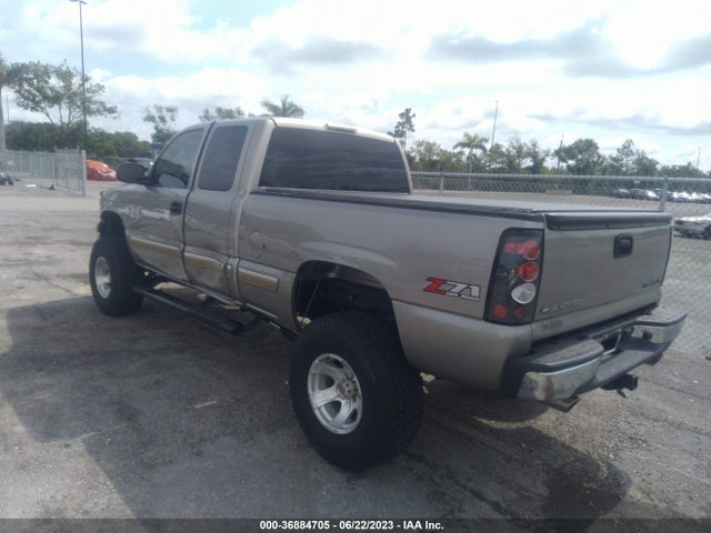 2002 CHEVROLET SILVERADO 1500 LS VIN: 2GCEK19T121118312