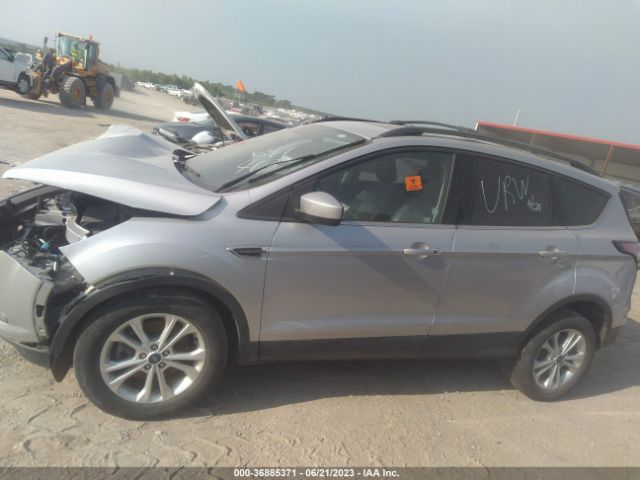 1FMCU9HD9JUD12031 Ford ESCAPE SEL