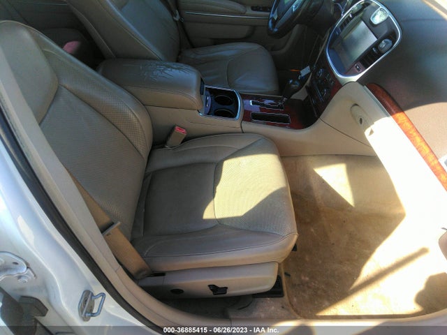 2011 CHRYSLER 300 300C VIN: 2C3CA6CT2BH545901