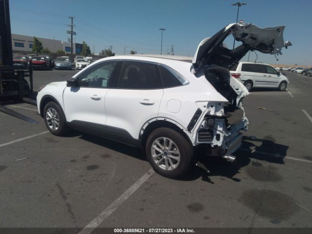 1FMCU0G6XNUB88422 Ford ESCAPE SE