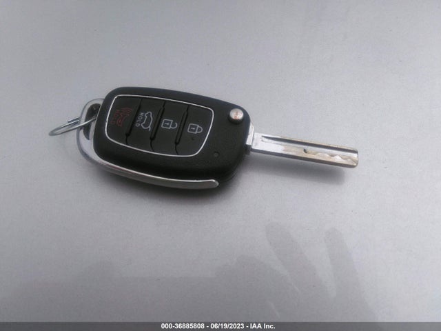 Hyundai Santa Fe Se 2017 KM8SM4HF3HU188915 Image 3