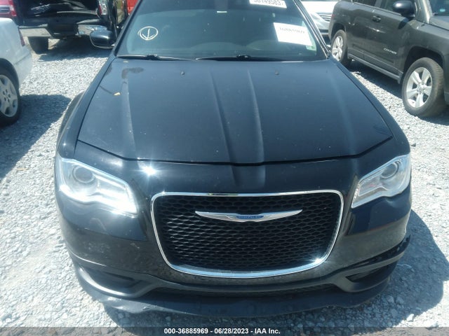 2C3CCAAG5JH320843 Chrysler 300 Touring
