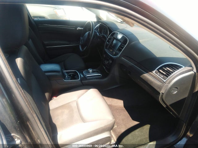 2C3CCAAG5JH320843 Chrysler 300 Touring