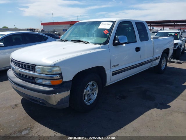 2000 CHEVROLET SILVERADO 1500 LS VIN: 2GCEC19T8Y1255995