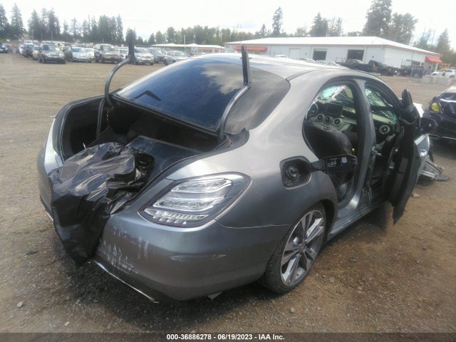55SWF4JB8FU070676 Mercedes-Benz C-class C 300
