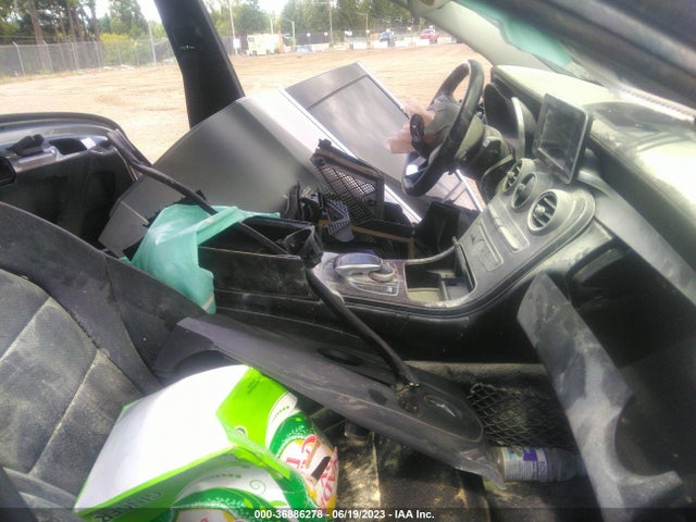 55SWF4JB8FU070676 Mercedes-Benz C-class C 300