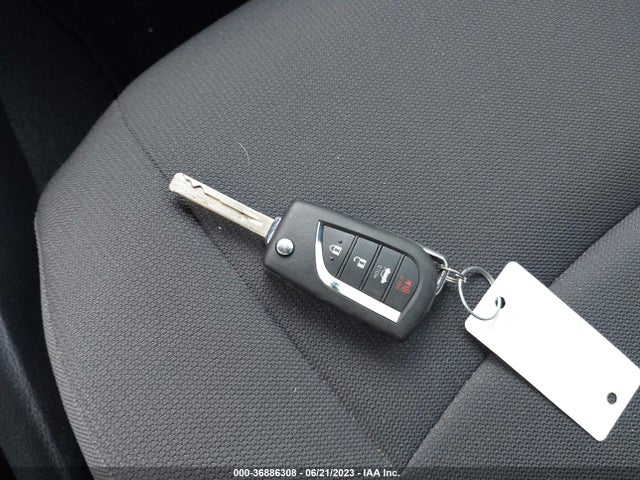 Toyota COROLLA LE 2021 JTDEPMAEXMJ171048 Image 3