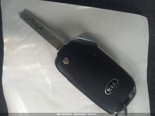 KNDJ23AUXL7027610 KIA SOUL S
