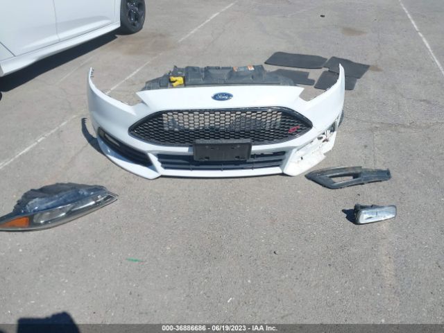 1FADP3L95GL225733 Ford FOCUS ST
