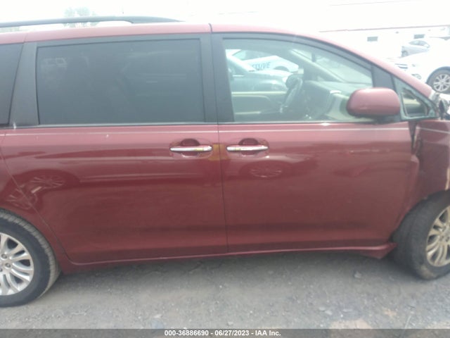 Toyota Sienna Xle/xle Aas/ltd 2015 5TDYK3DC1FS636211 Image 13