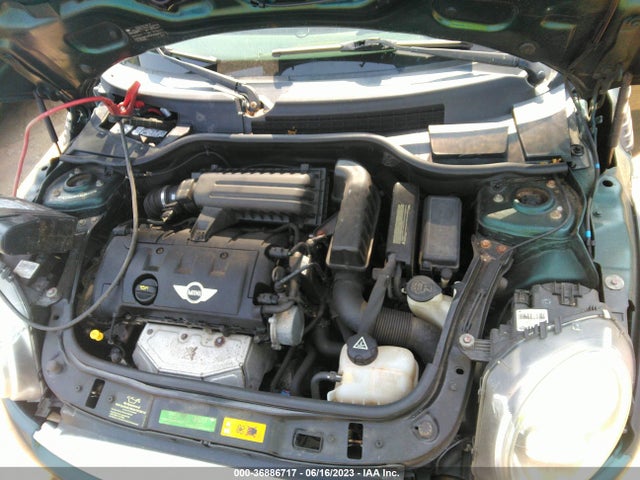 2010 MINI COOPER HARDTOP VIN: WMWMF3C57ATZ26627
