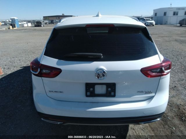 W04GU8SX8J1113566 Buick Regal Tourx Preferred