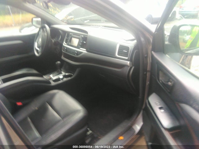 2018 TOYOTA HIGHLANDER LE VIN: 5TDZARFH0JS036193