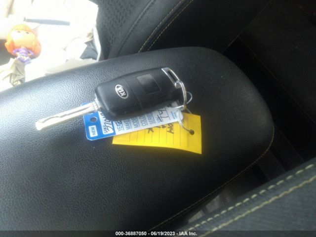 KNDJP3A51E7032711 KIA SOUL +