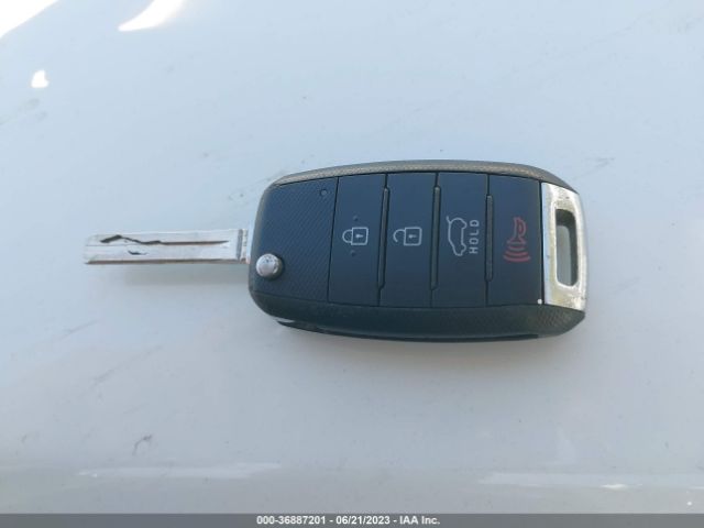 5XYKT3A68FG580394 KIA SORENTO LX