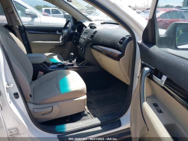 5XYKT3A68FG580394 KIA SORENTO LX
