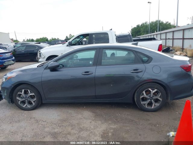 3KPF24AD4ME352248 KIA Forte Lxs