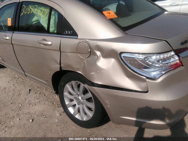 1C3CCBBB0EN150686 Chrysler 200 Touring