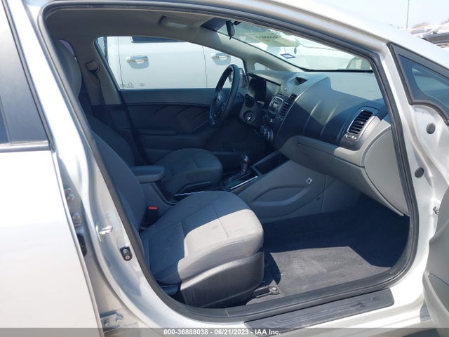 KIA FORTE LX 2018 3KPFK4A77JE221580 Image 11