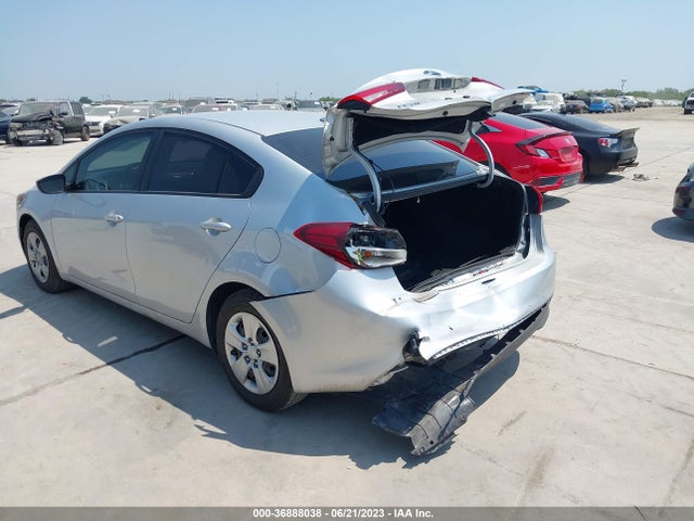 KIA FORTE LX 2018 3KPFK4A77JE221580 Image 12