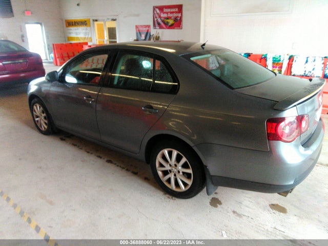 2010 VOLKSWAGEN JETTA SEDAN LIMITED VIN: 3VWRZ7AJ5AM102001