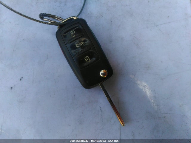 1VWAT7A36FC054999 Volkswagen Passat 1.8t Wolfsburg Ed