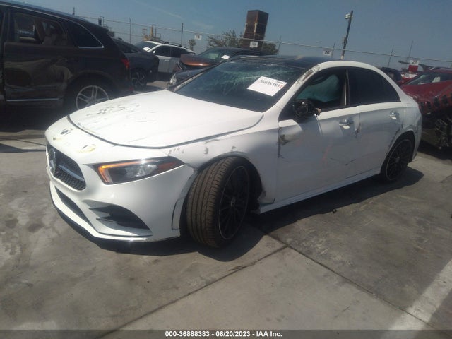 WDD3G4EB0KW017817 Mercedes-Benz A-class A 220