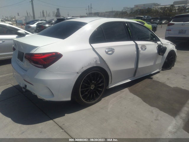 WDD3G4EB0KW017817 Mercedes-Benz A-class A 220