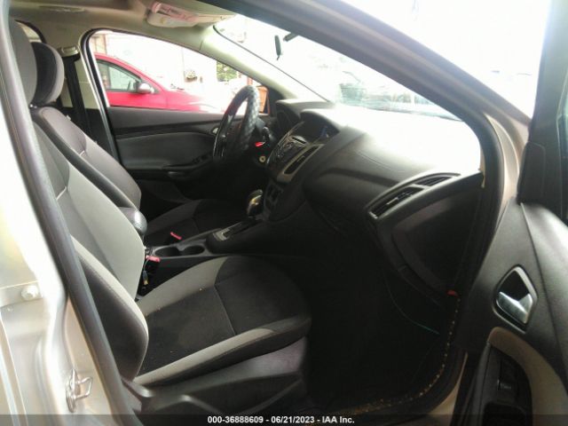 1FADP3F2XEL251451 Ford FOCUS SE