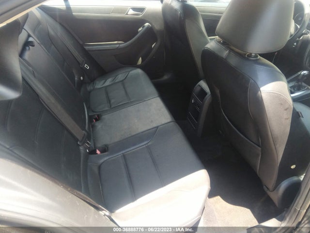 3VWD17AJ3EM388101 Volkswagen Jetta Sedan Se
