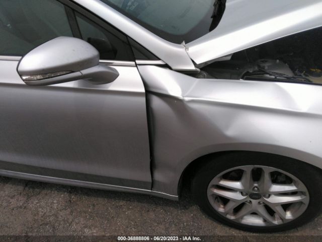 3FA6P0H75FR267107 Ford FUSION SE