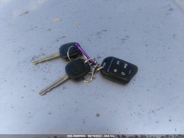 2007 TOYOTA COROLLA CE/S/LE VIN: JTDBR32E370102069