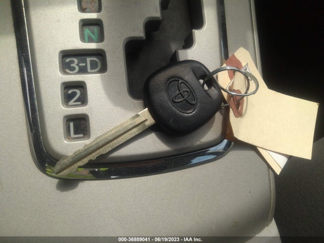 2011 TOYOTA COROLLA LE VIN: 2T1BU4EE0BC587768