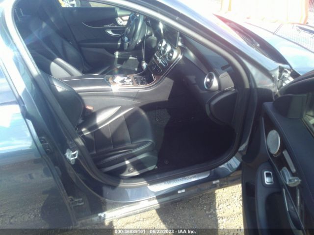 55SWF4JB1FU070521 Mercedes-Benz C 300 Luxury/sport